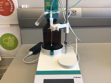 Metrohm 916 Ti-Touch autotitrator 