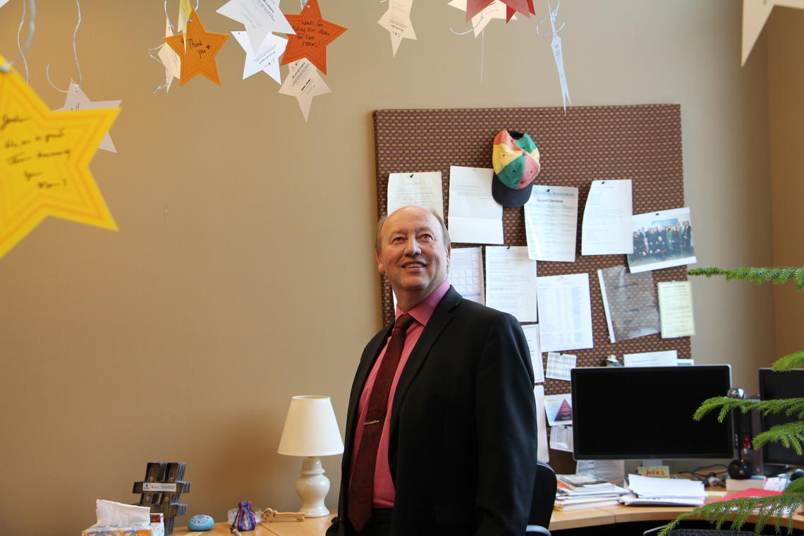 Jackie Sieppert, dean of the Faculty of Social Work, takes in all the stars his team gave him during the 2017 United Way campaign.