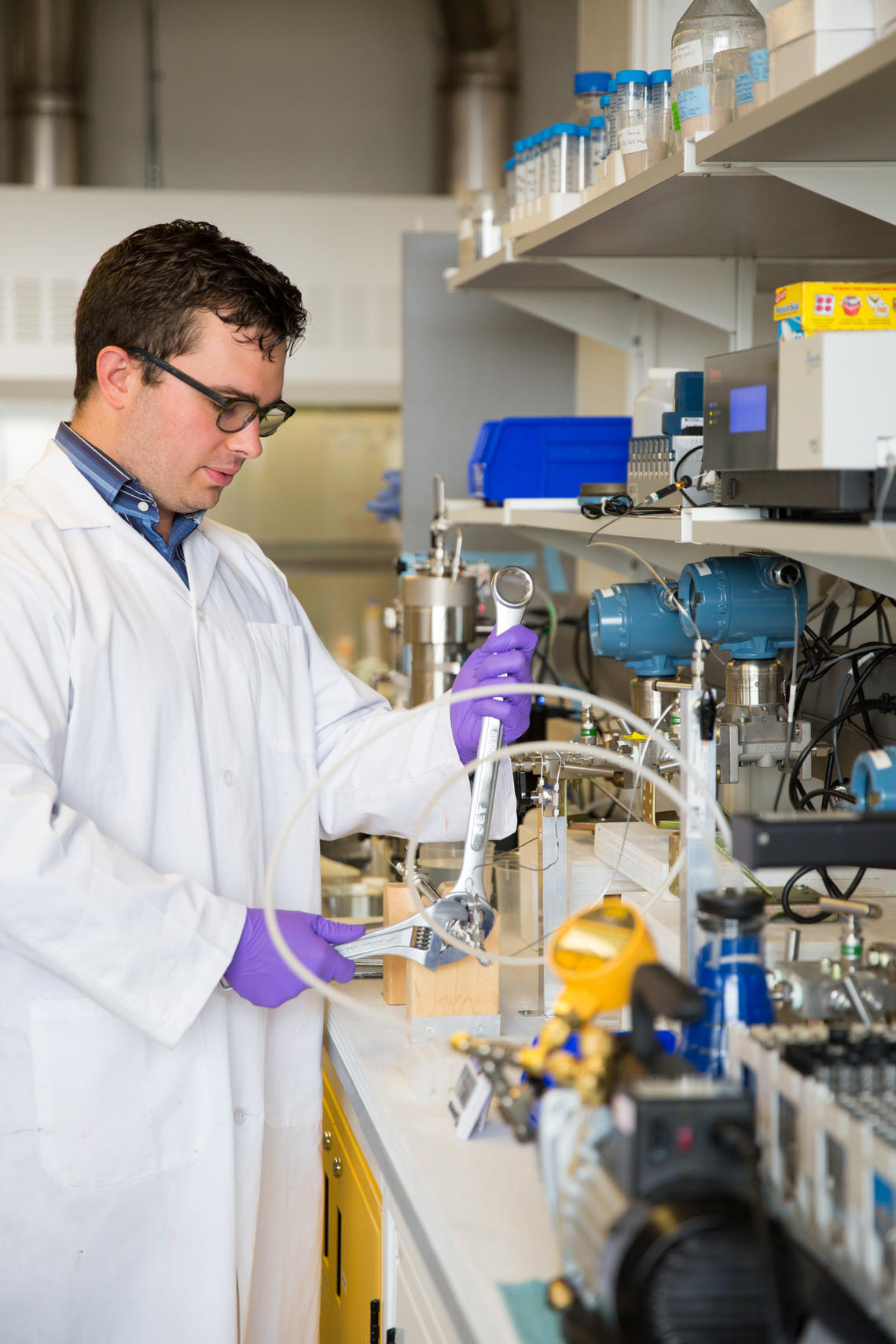 Graduate student Carter Dzuiba researched nanocellulose technology in Steven Bryant’s lab to improve enhanced oil recovery and make it more environmentally friendly.