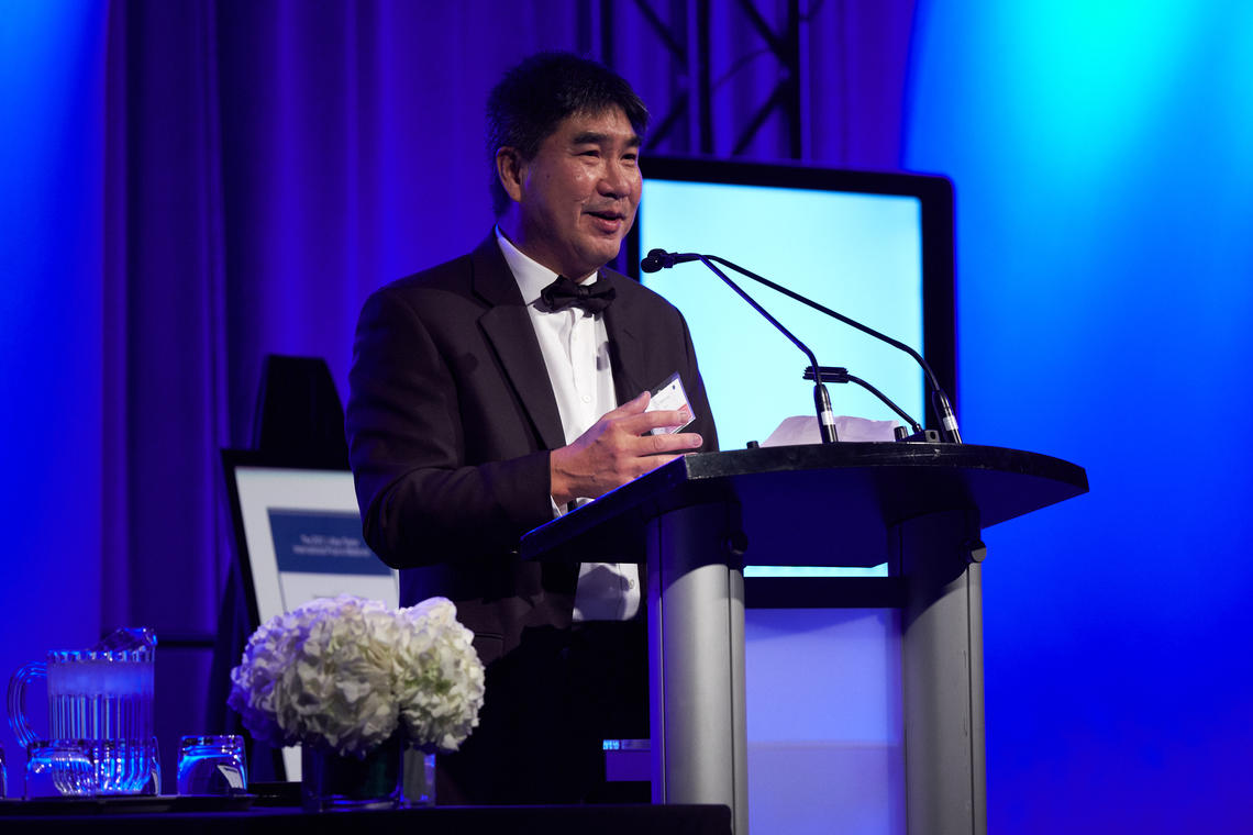 The University of Calgary's V. Wee Yong gives his acceptance speech at the award ceremony in London, Ont.