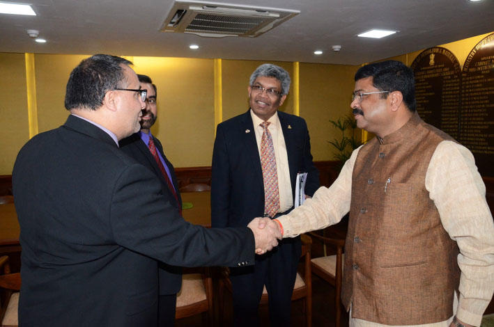 Ian Gates, chemical and petroleum engineering, shakes hands with Dharmendra Pradhan, Honorable Minister of State for Petroleum and Natural Gas , at a recent mission in India. Also pictured from left: Anil Mehrotra , chemical and petroleum engineering, and Janaka Ruwanpura, vice-provost (international).   