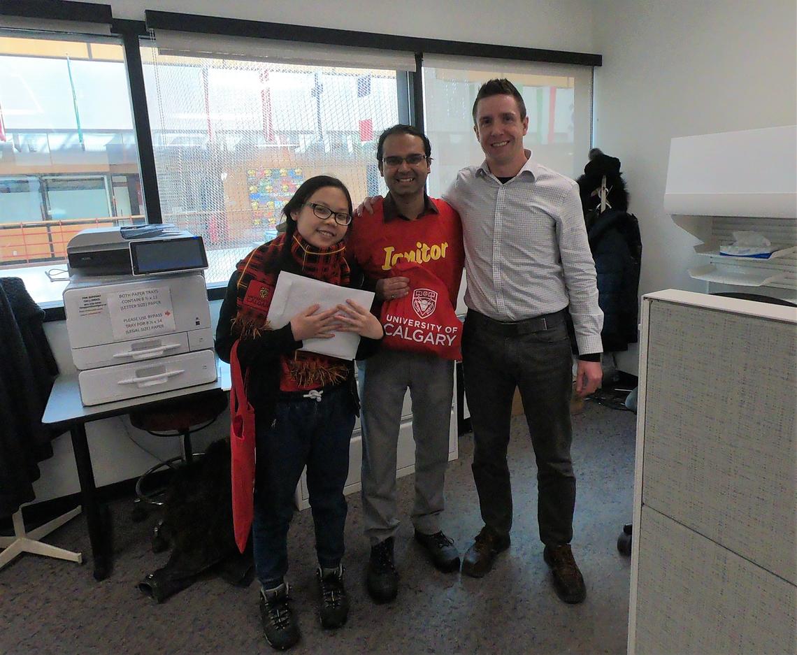 Students Lihhn Phan and Bala Bhaskar, here with donor Patrick Nay, were happy to chat with donors and learn why they give back.
