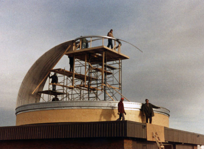 Rothney Astrophysical Observatory — construction of telescope dome, 1971. Built History of the University of Calgary, Archives and Special Collections. File number 7.04, Accession number 2006.025.