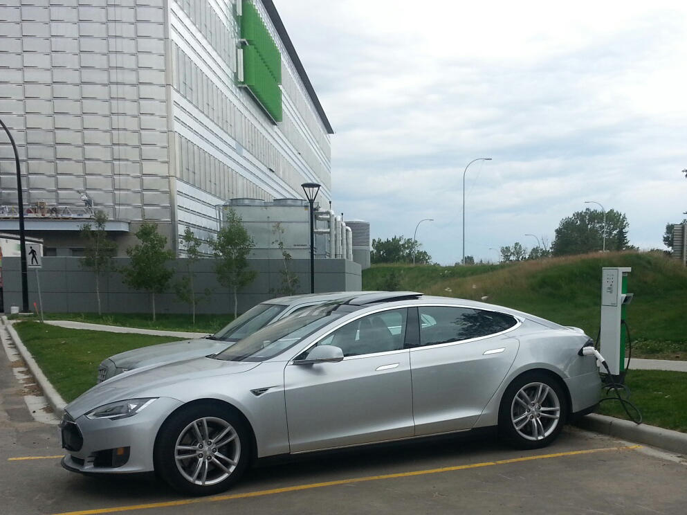A Tesla S recharges at one of the stations near EEEL. 