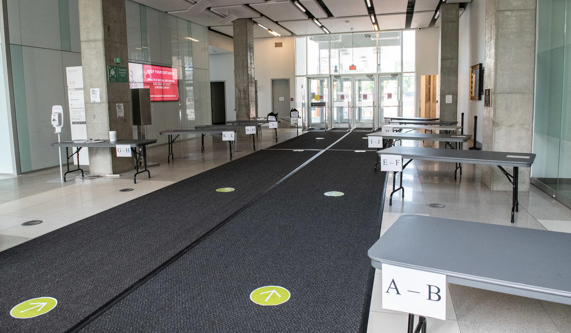 foyer setup for contactless pickup