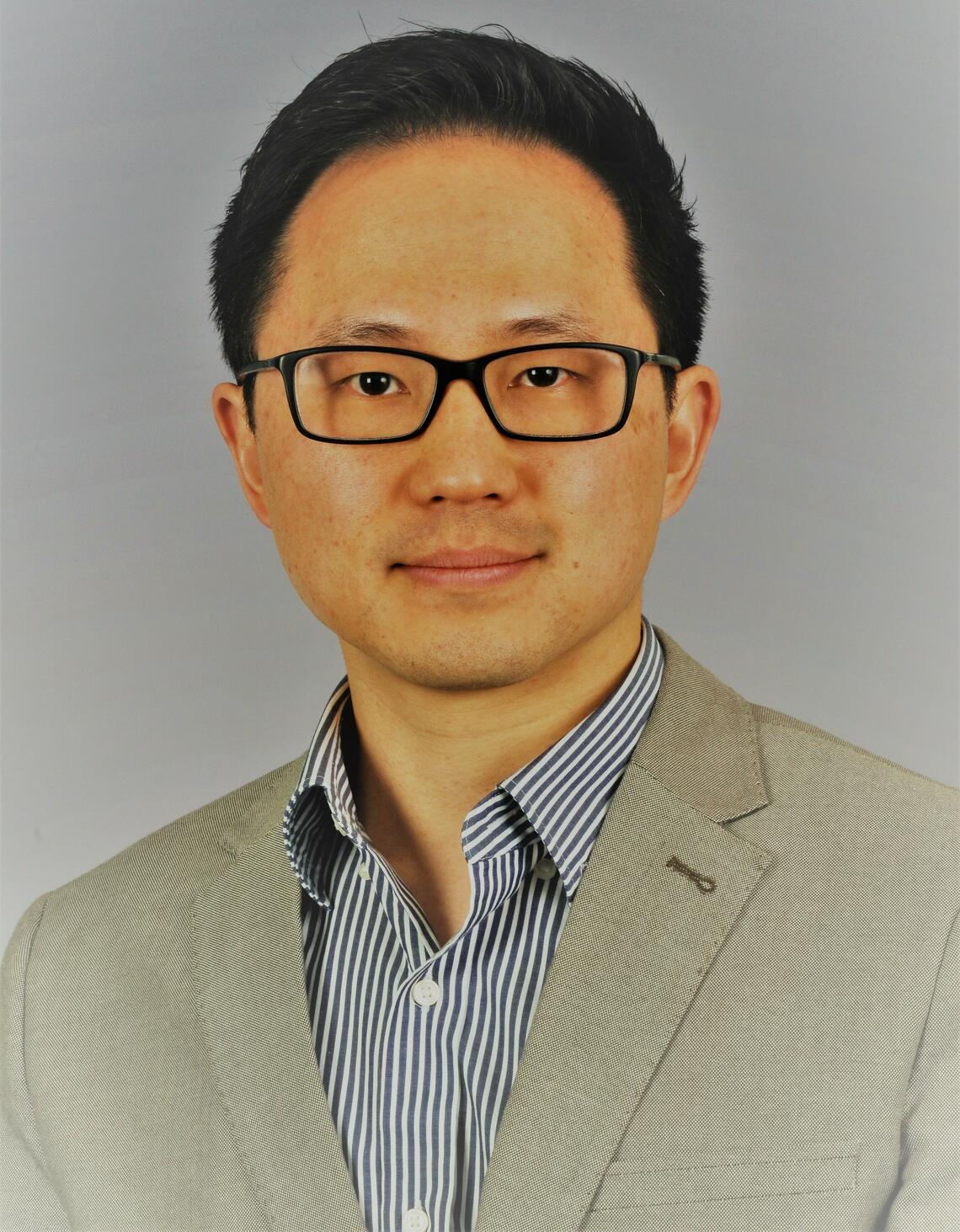 Dr. Joon Lee headshot