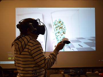 At the Collaboration Centre, all campers spent half a day learning about augmented and virtual reality using the LINDSAY Virtual Human project, a computer-generated 3D virtual human used by students to learn about anatomy and physiology.