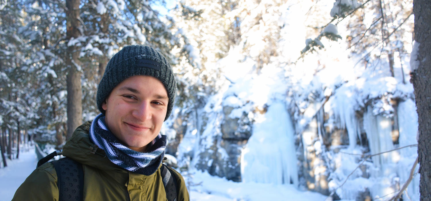 University of Calgary Global Challenges student Ivan Savytskyy explores farming in space through his studies with the College of Discovery, Creativity and Innovation.