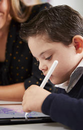 Child works with tablet