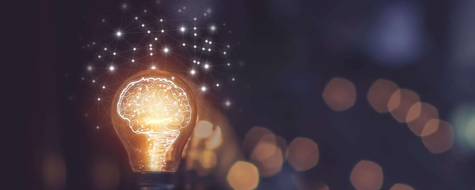 picture of glowing light bulb 