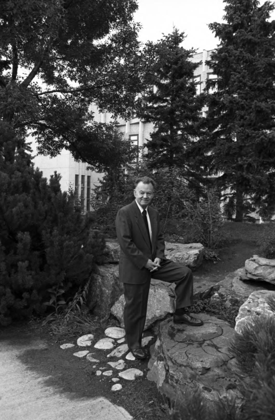 Image of University of Calgary engineering professor Peter Glockner, author of A Place of Ingenuity, the Faculty of Engineering, the University of Calgary.