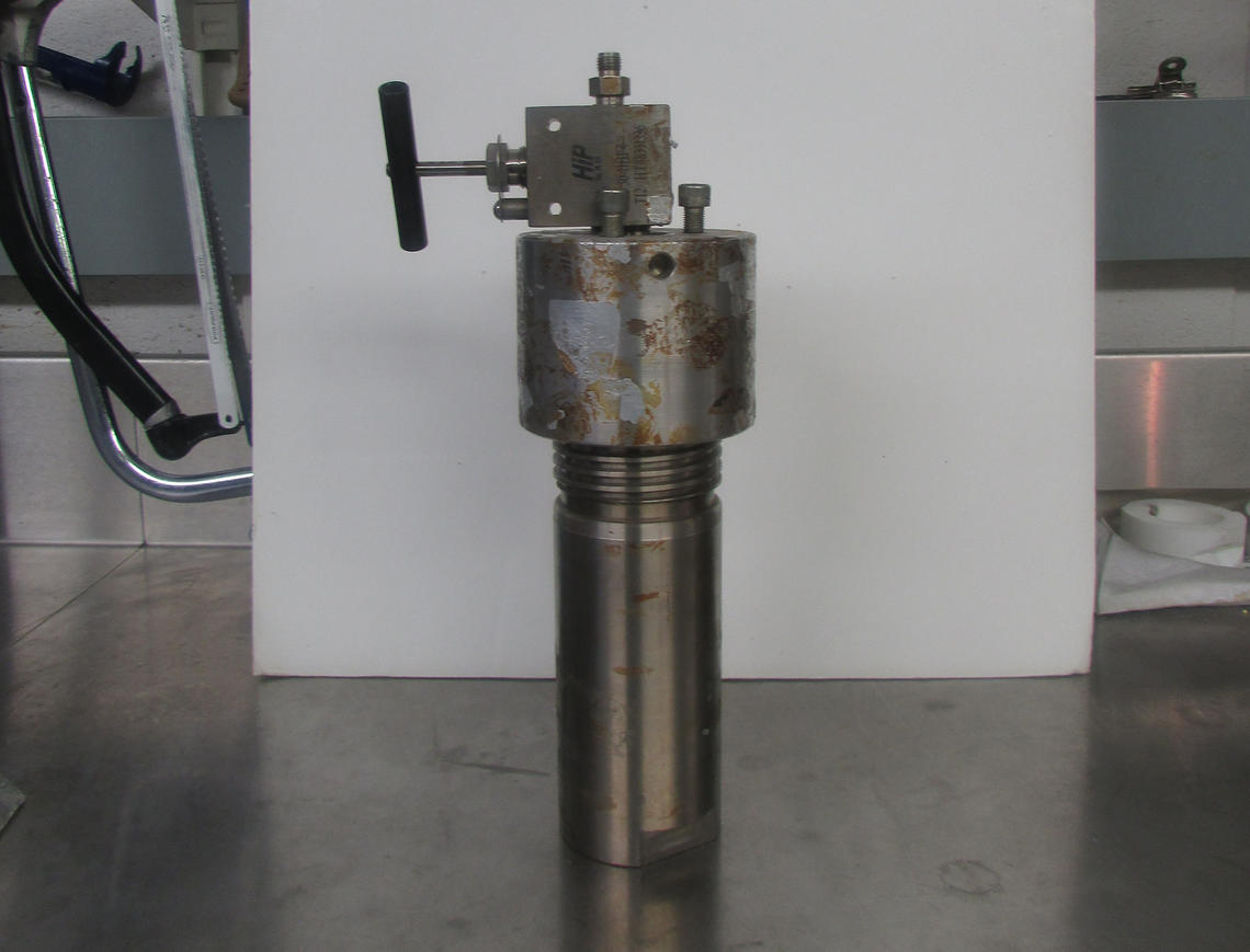 Large Volume Autoclaves Large Volume Autoclaves