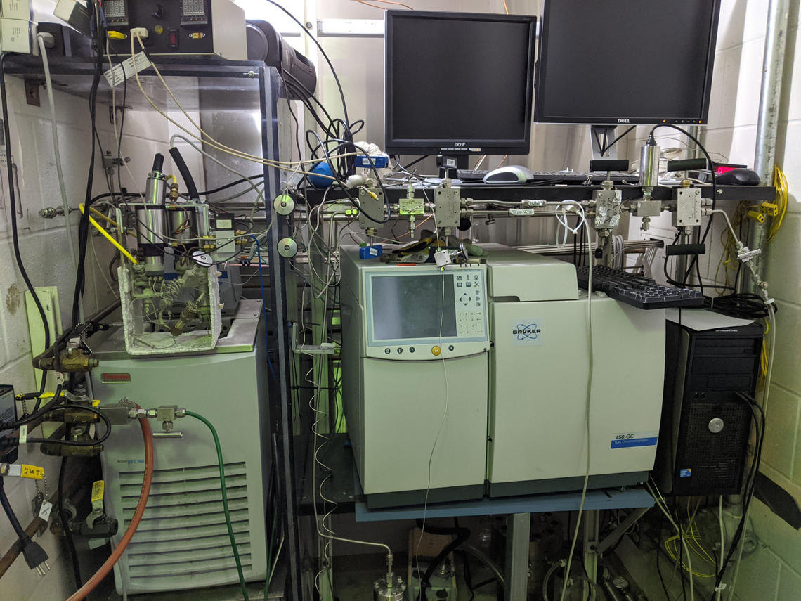 High Pressure Multicomponent Adsorption Apparatus (HPMA)