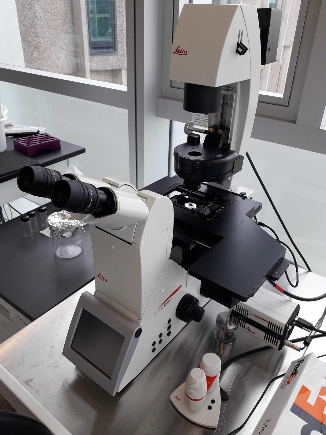  Leica DMi8 Inverted Fluorescent Microscope