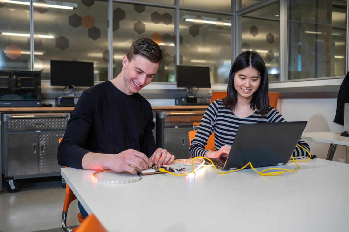 Students working in the maker lab in TFDL