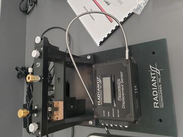 Radiant Technologies Piezoelectric Displacement Sensor