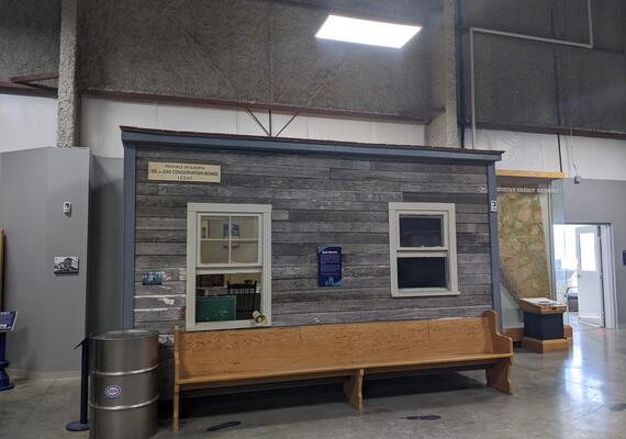 replica of an cabin from the 1940s in a museum