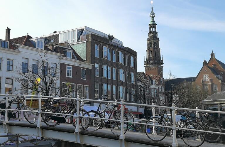 Canal street with bridge in Leiden - photo from Kennedy Novak
